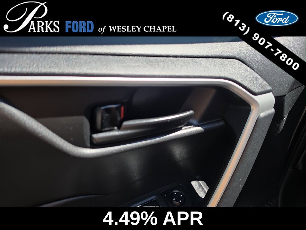 Used 2021 Toyota RAV4 LE AWD/4WD image 17