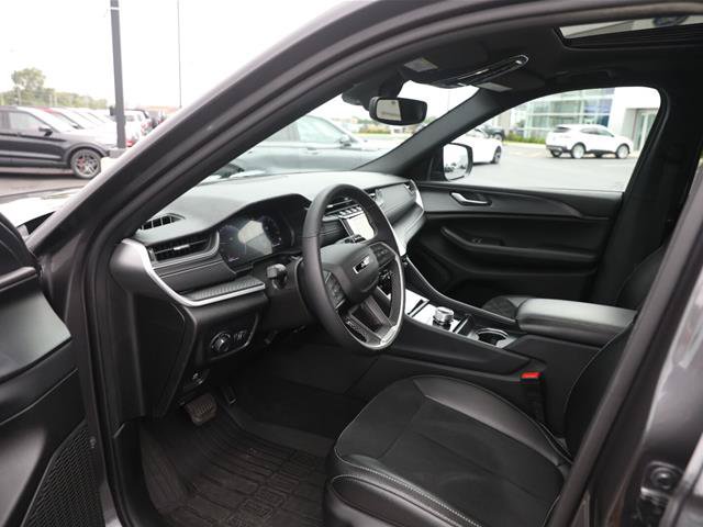 Used 2024 Jeep Grand Cherokee L Altitude AWD/4WD image 23