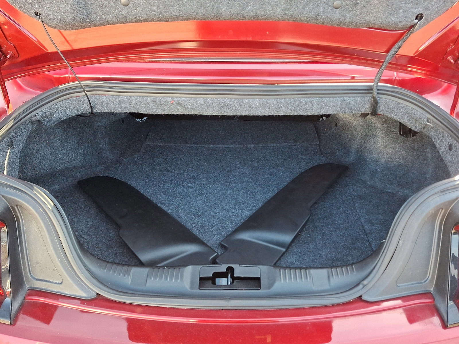 Certified 2019 Ford Mustang GT Premium w/ Black Accent Package image 32