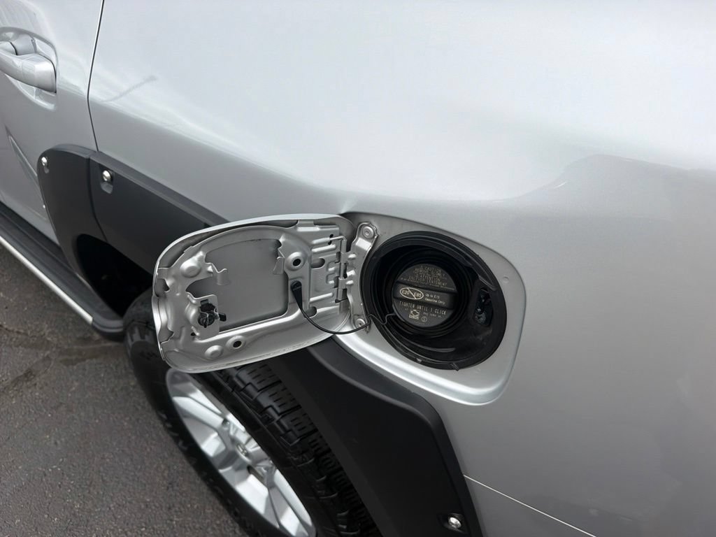 Used 2018 Toyota 4Runner SR5 AWD/4WD image 49
