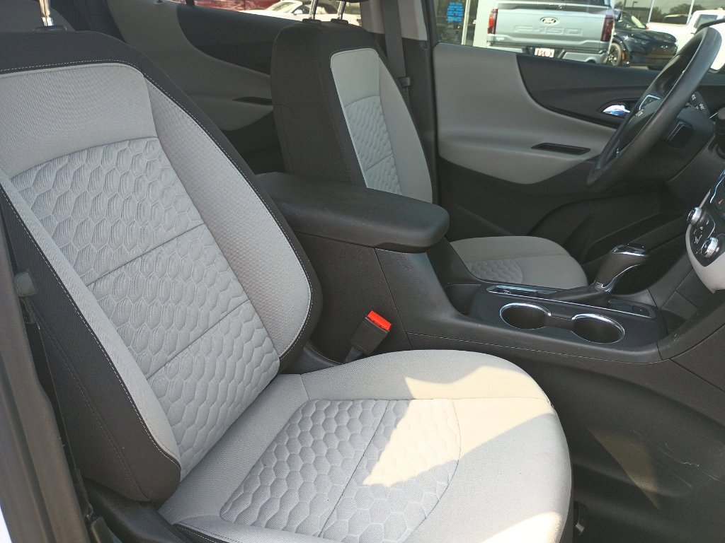 Used 2020 Chevrolet Equinox LS w/ LS Convenience Package image 32