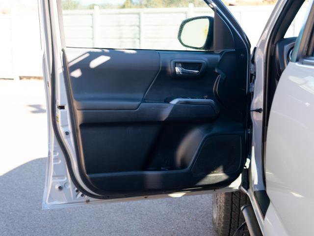 Used 2019 Toyota Tacoma TRD Off-Road image 13