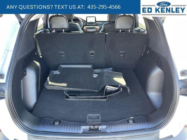 Certified 2022 Ford Escape SEL w/ SEL Stealth AWD Package image 32