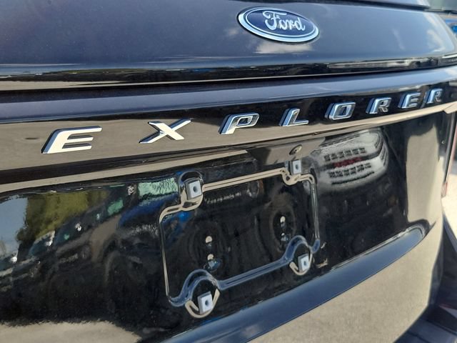 Certified 2025 Ford Explorer Active w/ Active Comfort Package RWD image 6