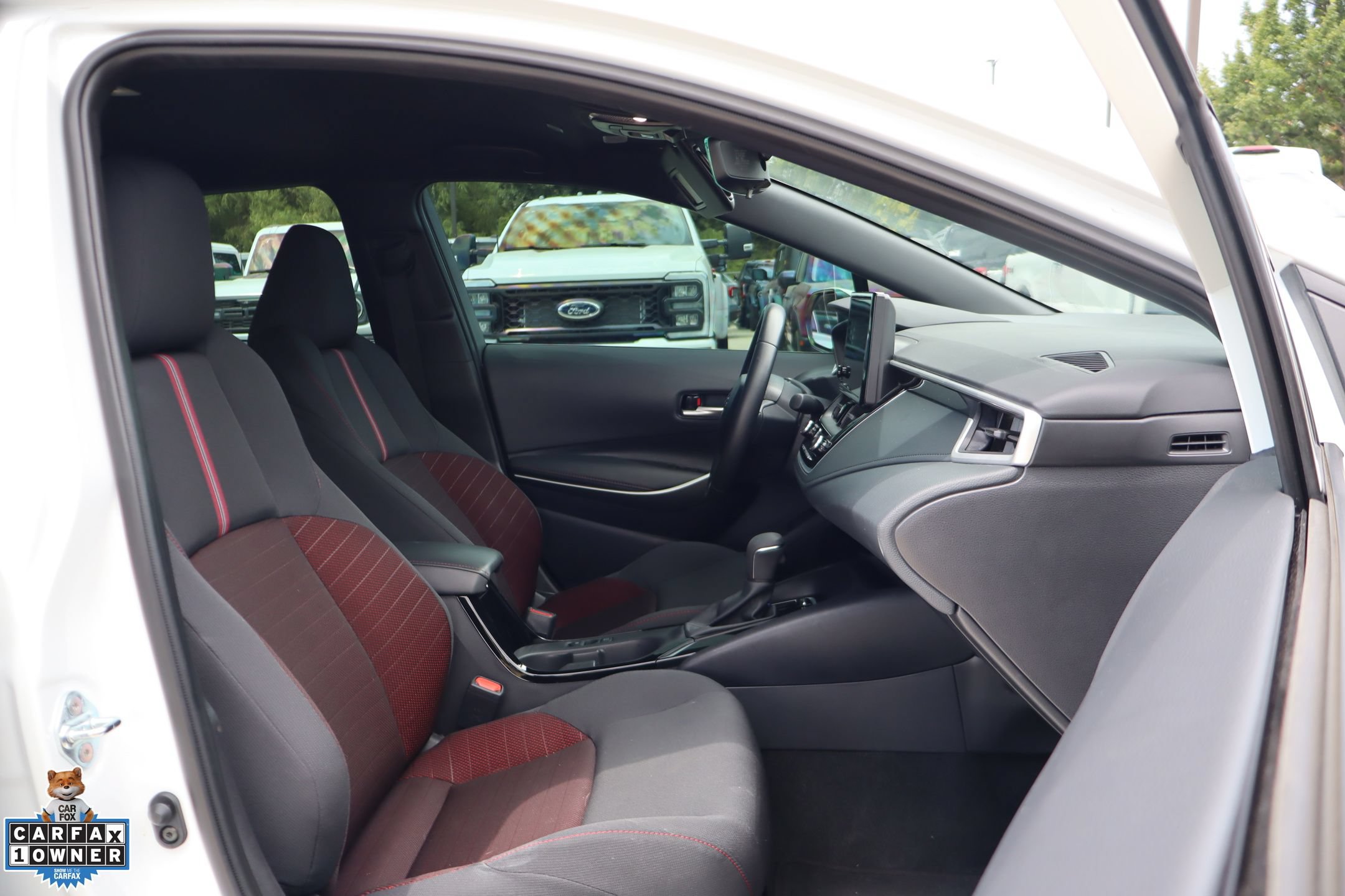 Used 2025 Toyota Corolla SE FWD image 29
