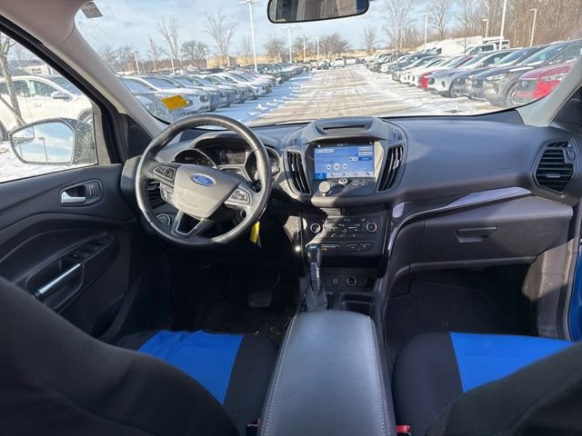 Certified 2018 Ford Escape SE w/ SE Sport Appearance Package image 11