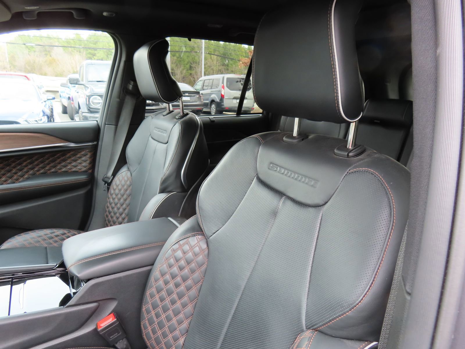 Used 2023 Jeep Grand Cherokee Summit w/ Luxury Tech Group V image 30