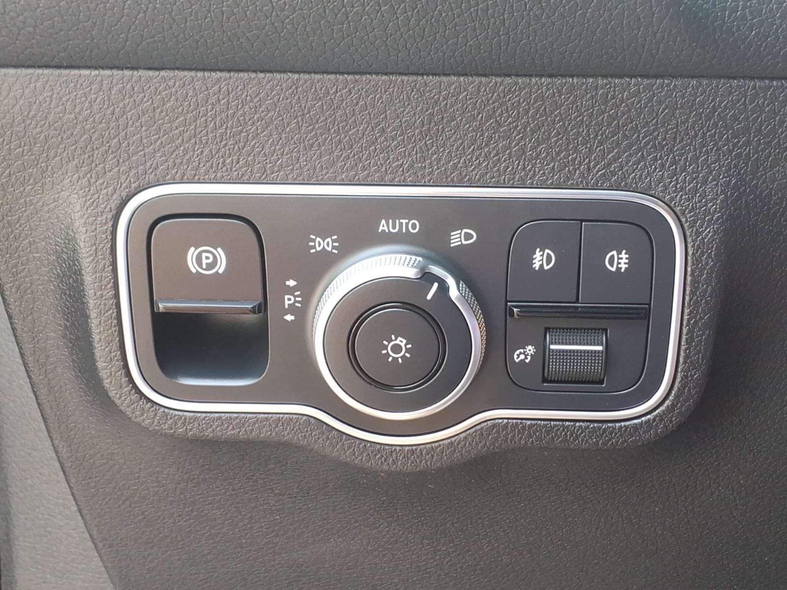 Used 2023 Mercedes-Benz GLB 250 4MATIC image 23