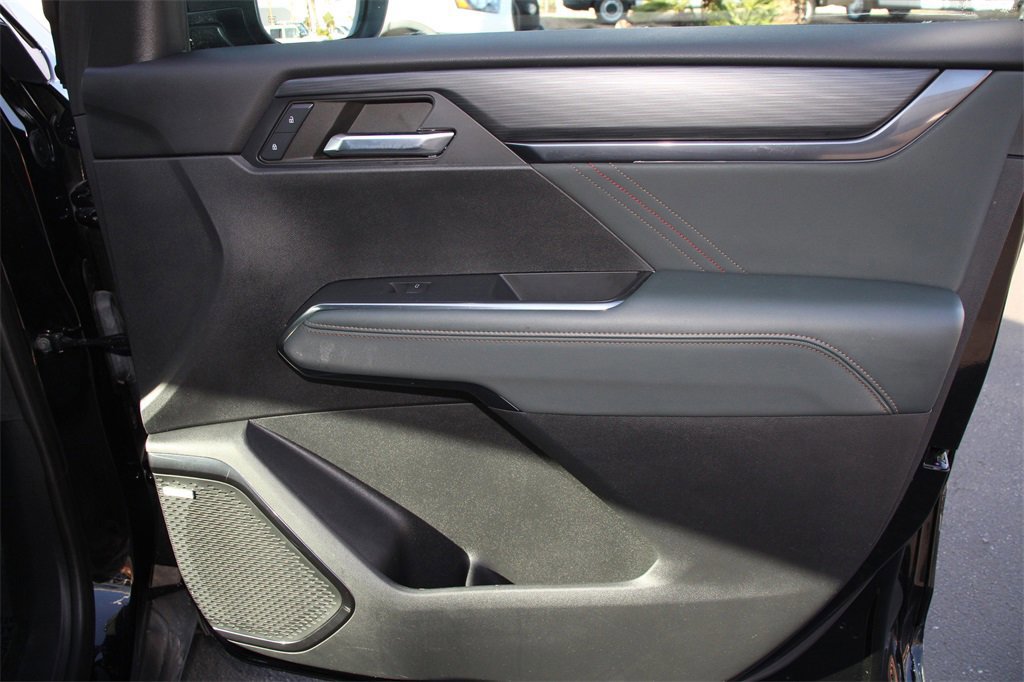 Used 2024 GMC Acadia AT4 w/ Luxury Package image 28