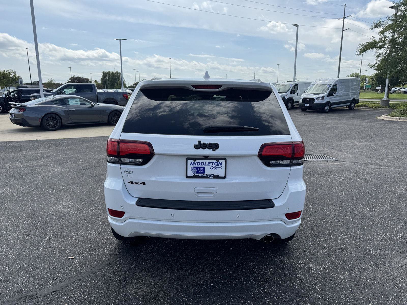 Used 2020 Jeep Grand Cherokee Altitude AWD/4WD image 6