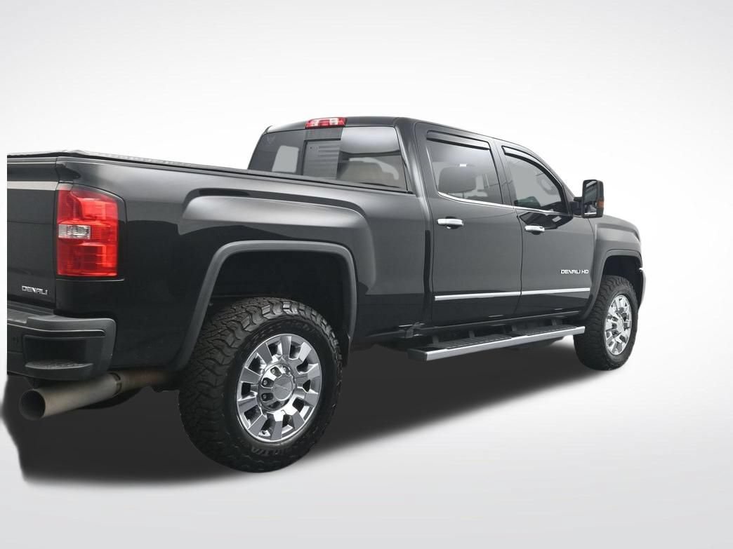Used 2019 GMC Sierra 2500 Denali w/ Duramax Plus Package AWD/4WD image 6