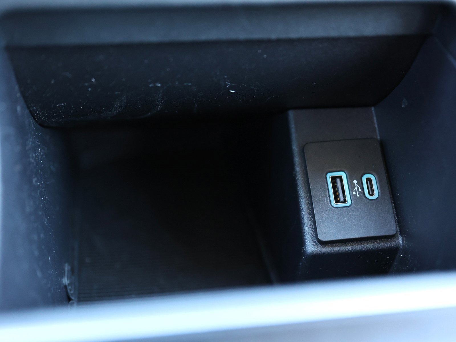 Certified 2023 Ford Edge SE w/ Black Appearance Package image 25