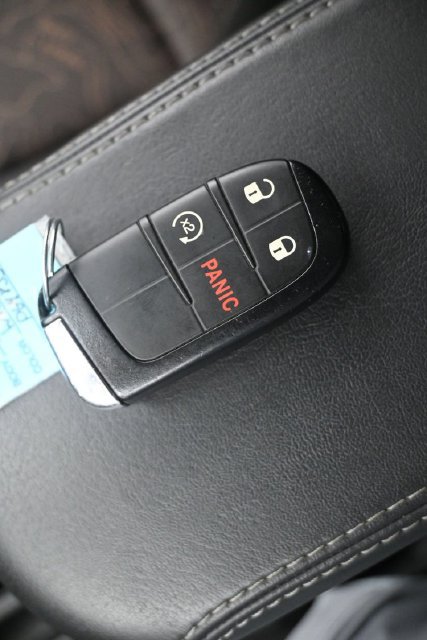 Used 2023 Jeep Renegade Latitude AWD/4WD image 16