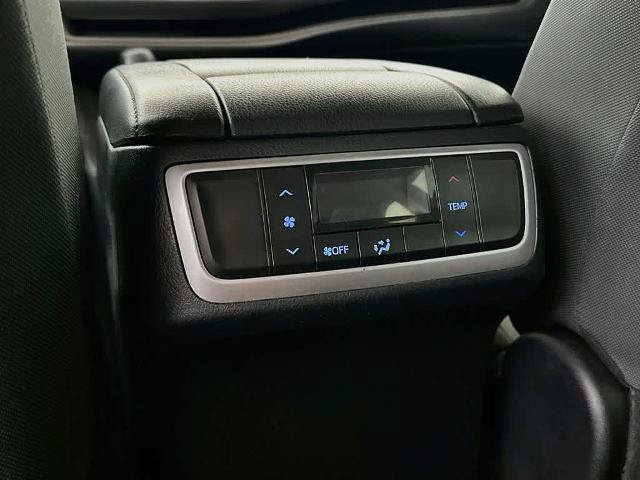 Used 2018 Toyota Highlander LE w/ Carpet Mat Package (TMS) AWD/4WD image 13