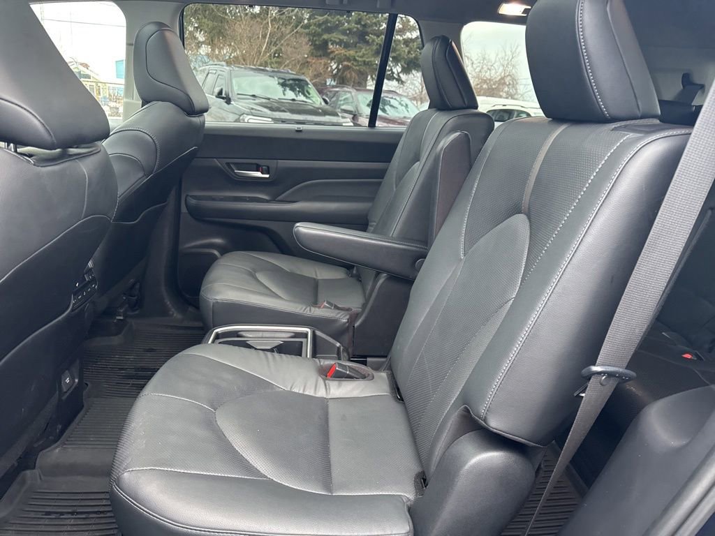 Used 2024 Toyota Grand Highlander Platinum image 44