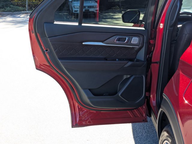 Certified 2025 Ford Explorer Platinum w/ Ultimate Package image 30