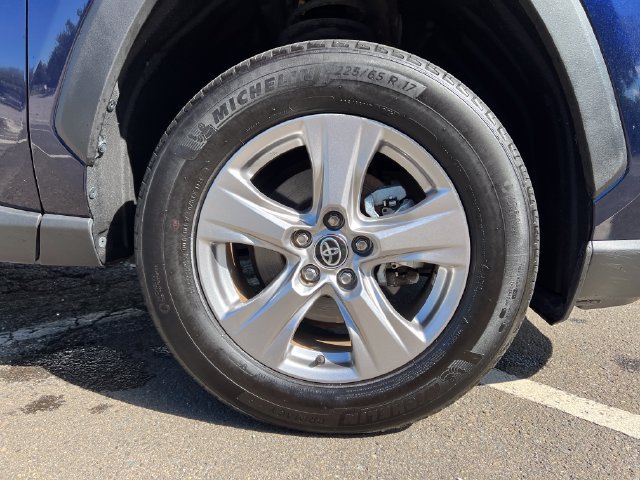 Used 2025 Toyota RAV4 XLE AWD/4WD image 13