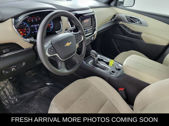 Used 2022 Chevrolet Traverse LS image 12