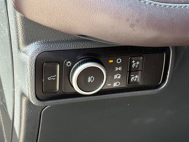 Certified 2025 Ford Explorer Platinum RWD image 23