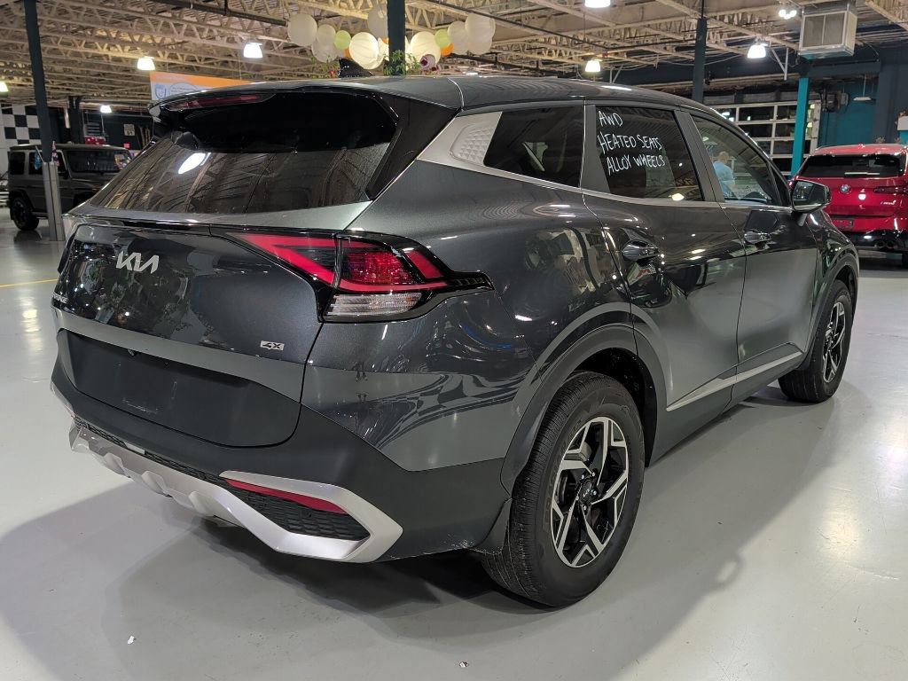 Used 2023 Kia Sportage LX AWD/4WD image 8