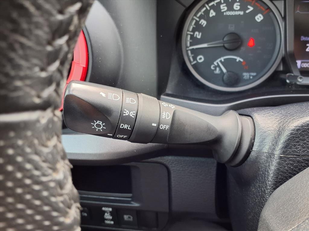 Used 2019 Toyota Tacoma TRD Sport w/ Technology Package image 18