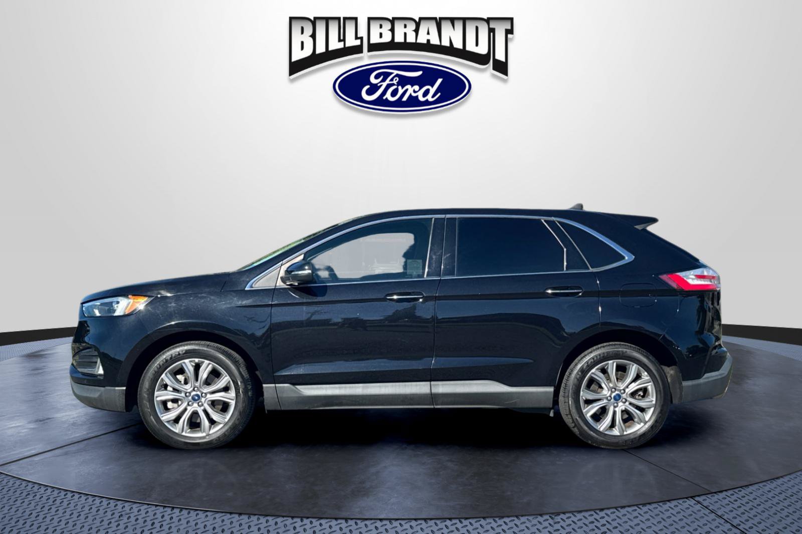 Certified 2022 Ford Edge Titanium AWD/4WD image 6