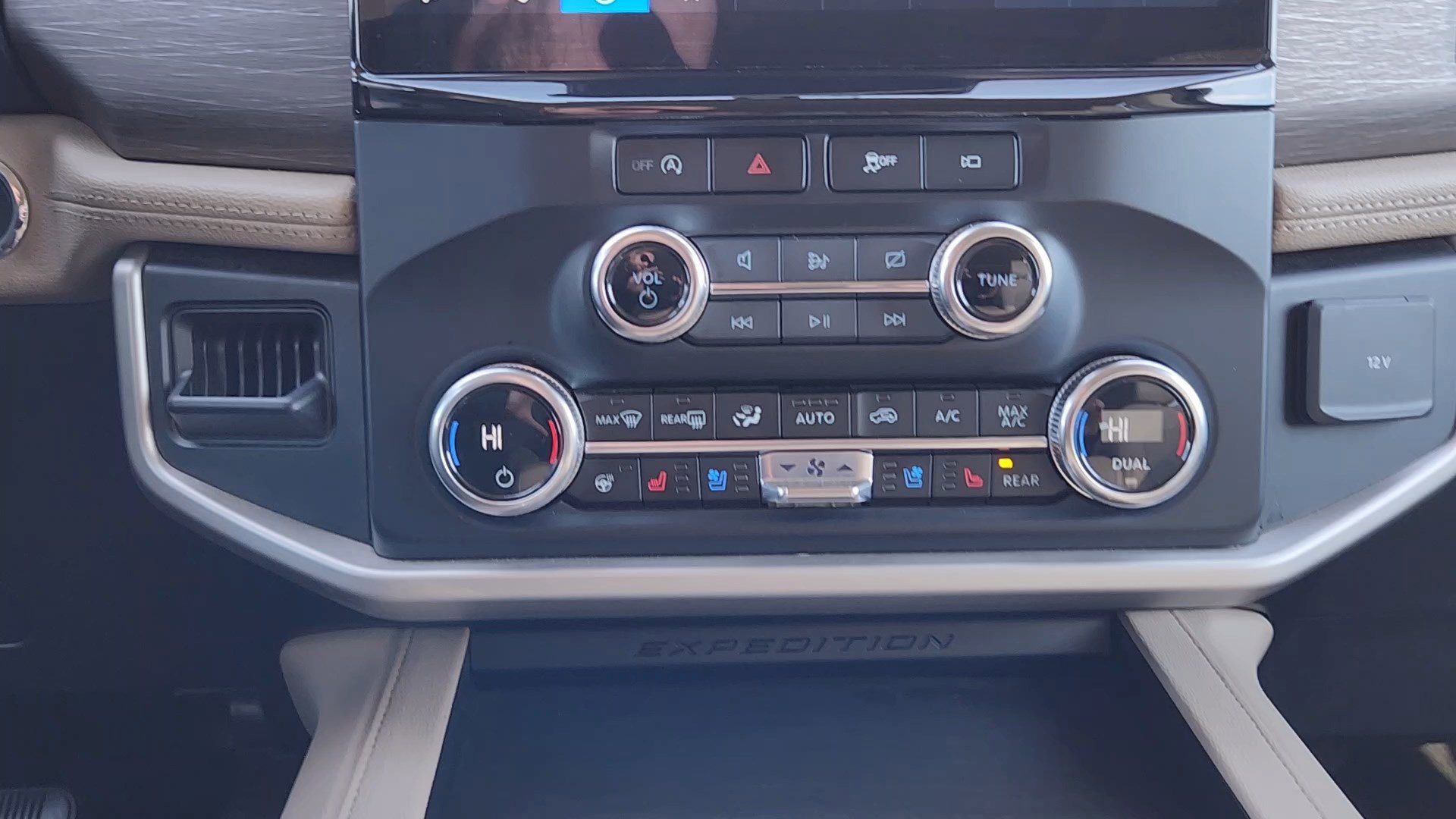 Certified 2024 Ford Expedition Max Limited image 16