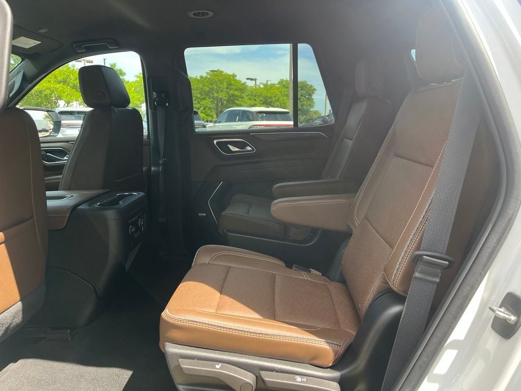 Used 2023 Chevrolet Tahoe High Country AWD/4WD image 13