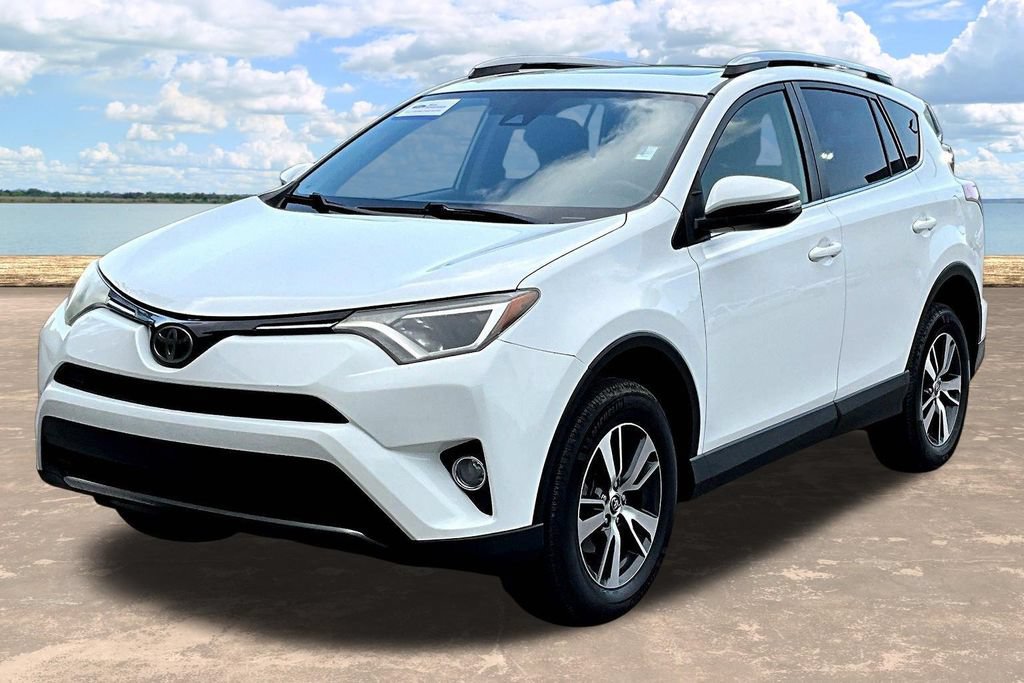 Used 2018 Toyota RAV4 XLE FWD image 4
