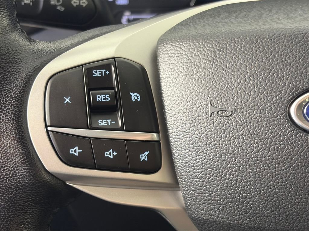 Certified 2022 Ford Explorer XLT w/ Equipment Group 202A image 17