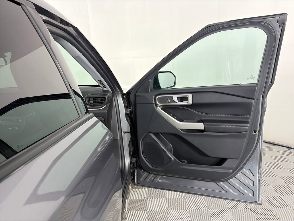 Certified 2022 Ford Explorer XLT AWD/4WD image 30
