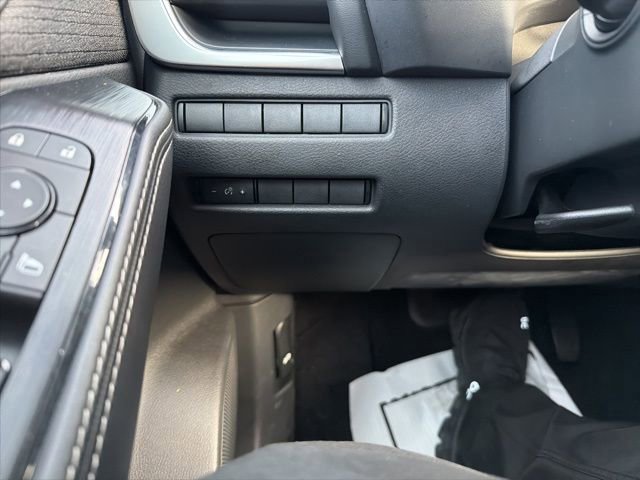 Used 2021 Nissan Rogue S image 16