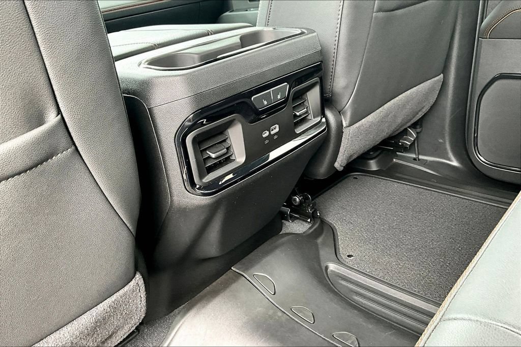 Used 2025 GMC Sierra 1500 AT4 w/ AT4 Premium Package AWD/4WD image 14