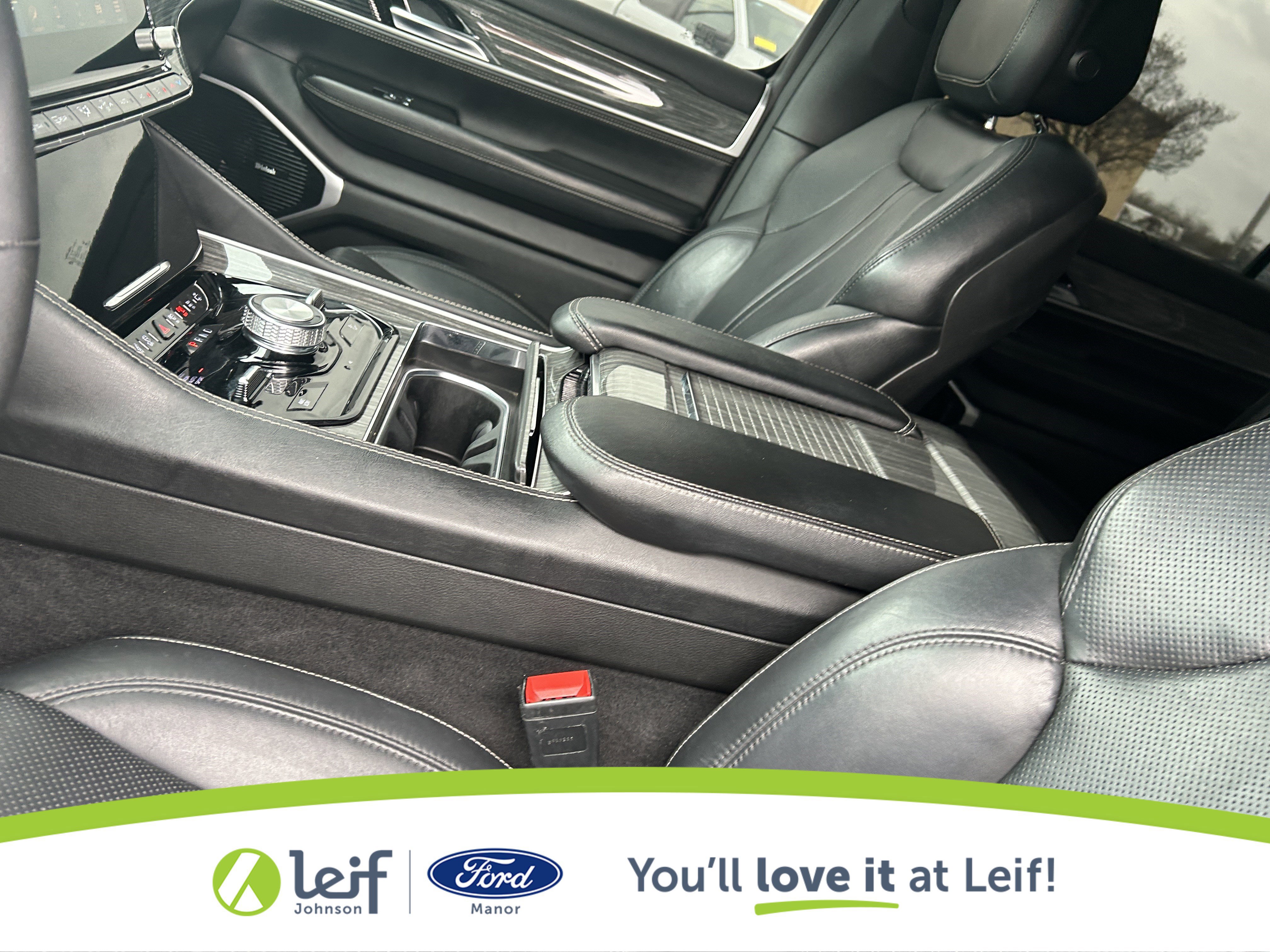 Used 2022 Jeep Wagoneer Series III w/ Premium Group I image 17