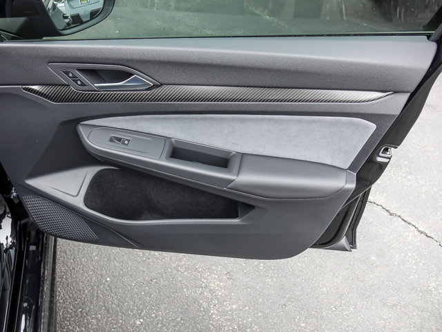 Used 2025 Volkswagen Golf R 2.0T image 25