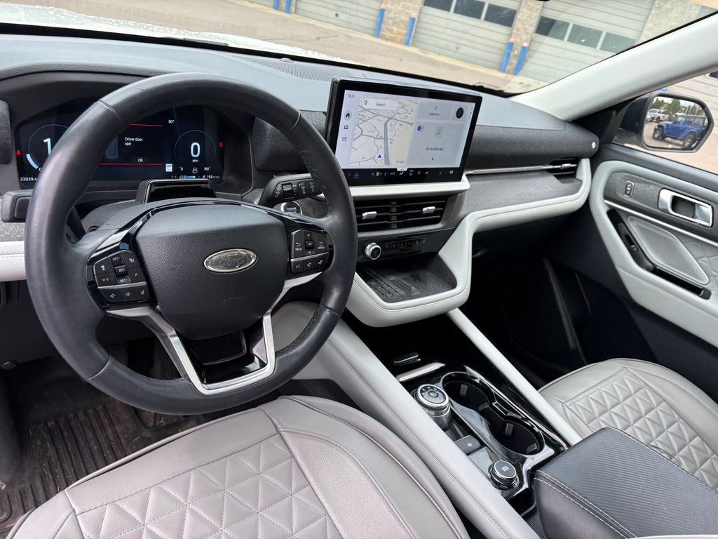 Certified 2025 Ford Explorer Platinum w/ Ultimate Package AWD/4WD image 19