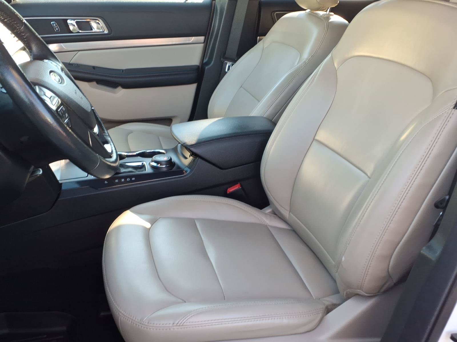 Certified 2019 Ford Explorer XLT w/ Equipment Group 202A AWD/4WD image 13
