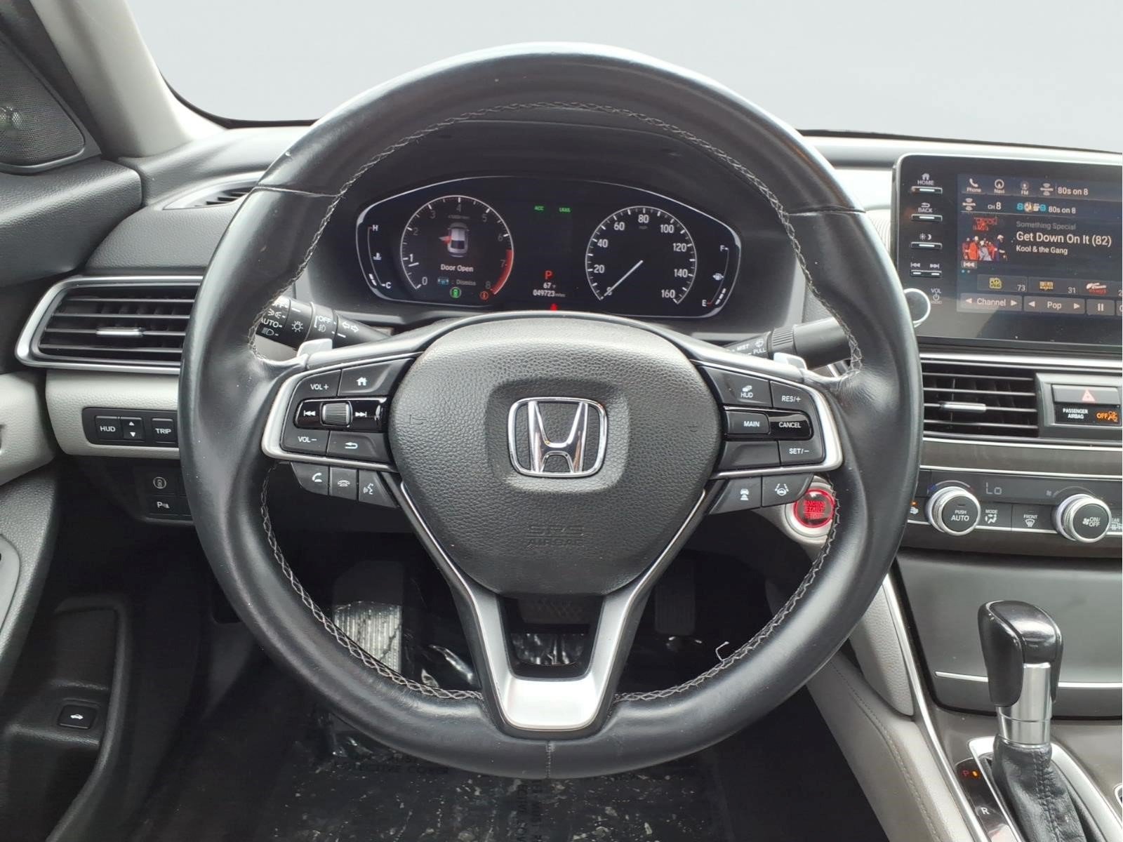 Used 2018 Honda Accord Touring image 8
