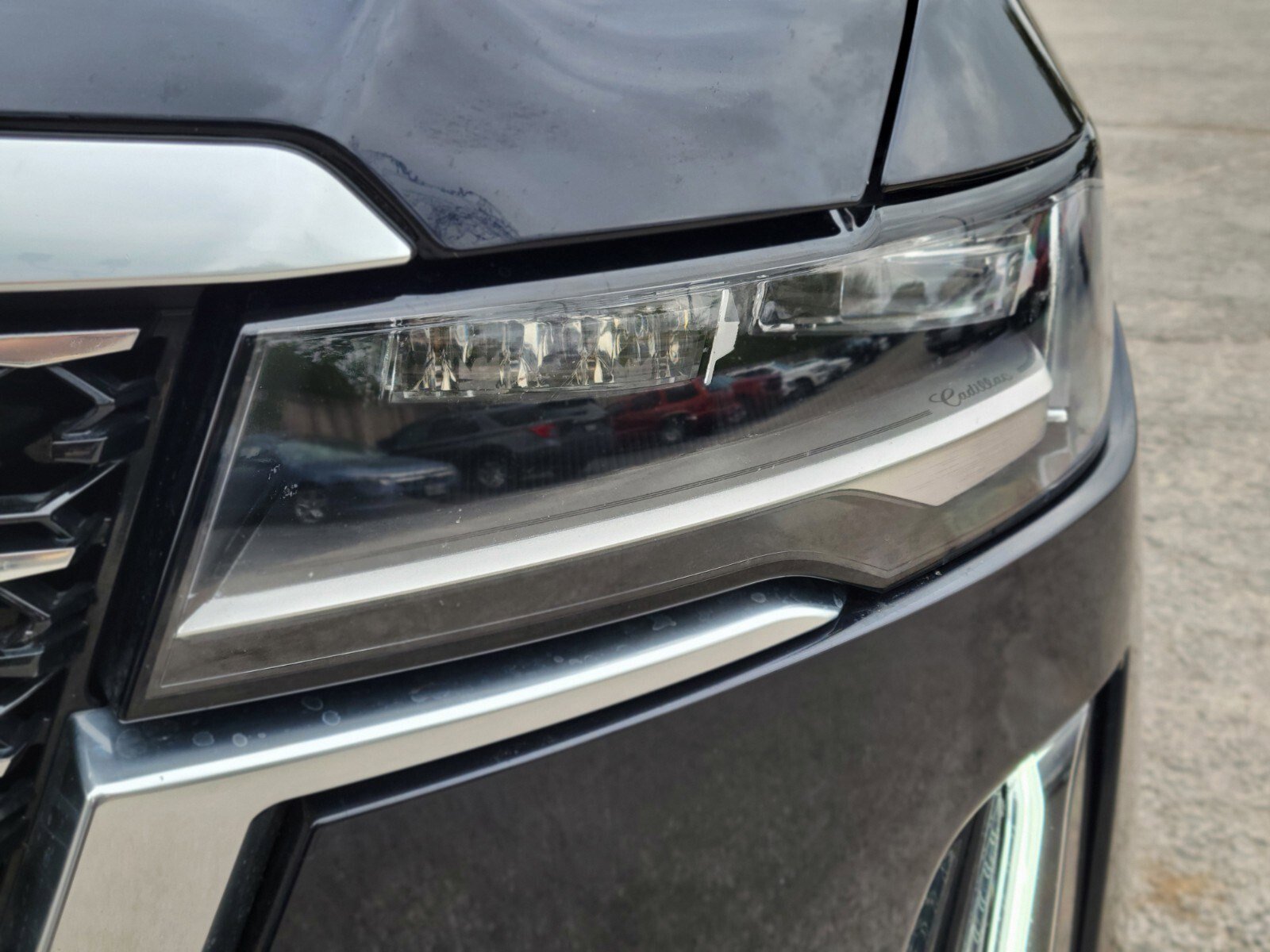 Used 2022 Cadillac Escalade Premium Luxury image 11