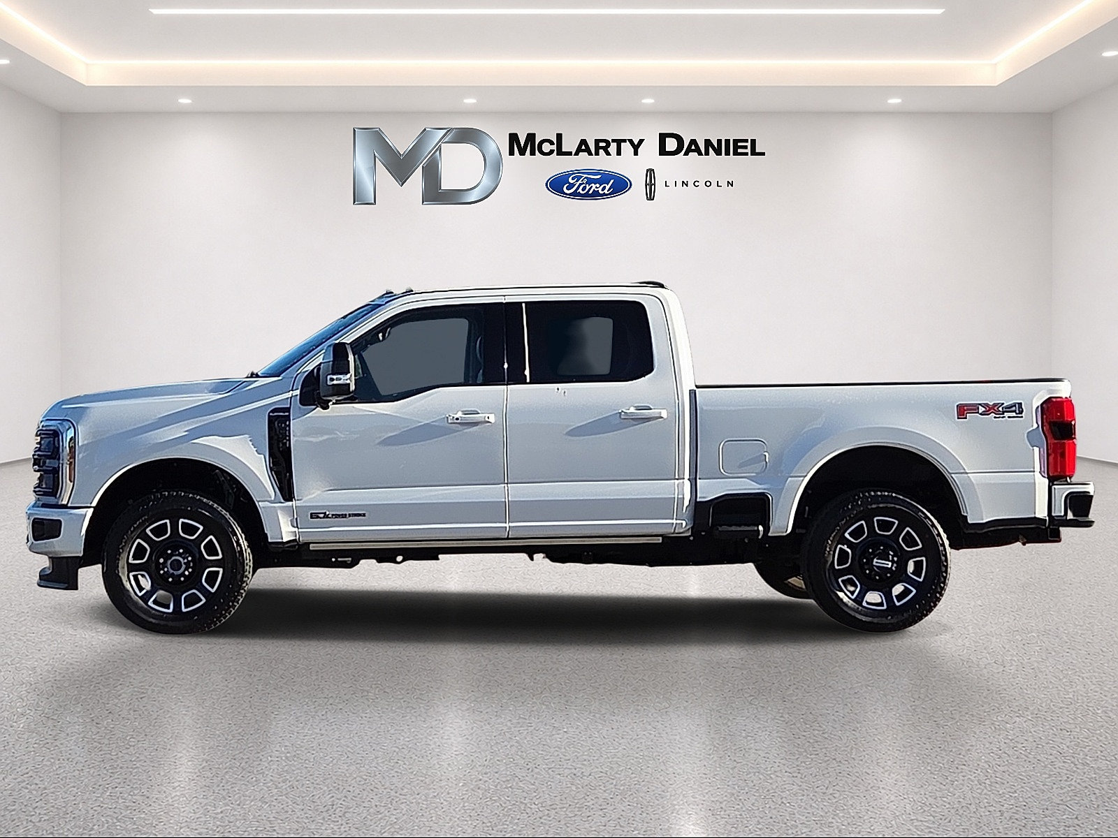 Certified 2025 Ford F250 Platinum AWD/4WD image 3