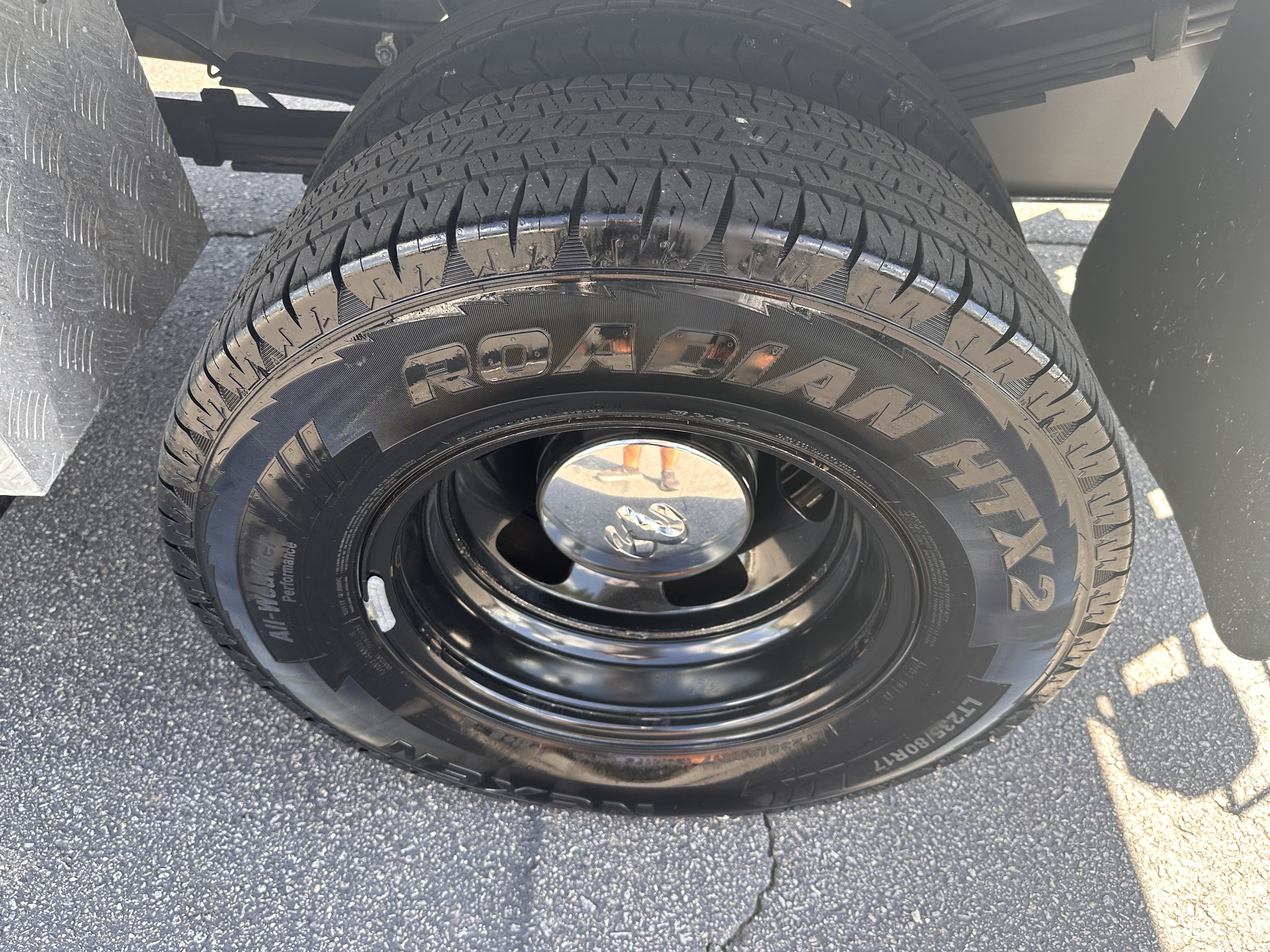 Used 2018 RAM 3500 Tradesman w/ Chrome Appearance Group RWD image 9