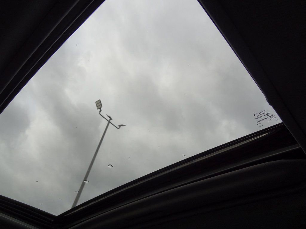 Used 2019 Toyota Avalon Limited image 13