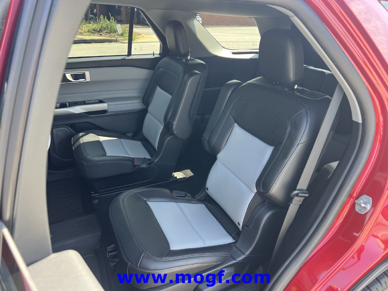 Certified 2024 Ford Explorer XLT w/ Equipment Group 202A AWD/4WD image 20