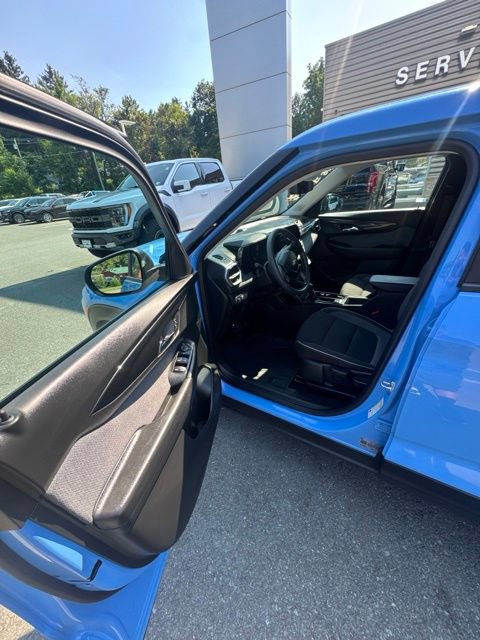 Used 2024 Chevrolet TrailBlazer LS w/ LS Convenience Package AWD/4WD image 16