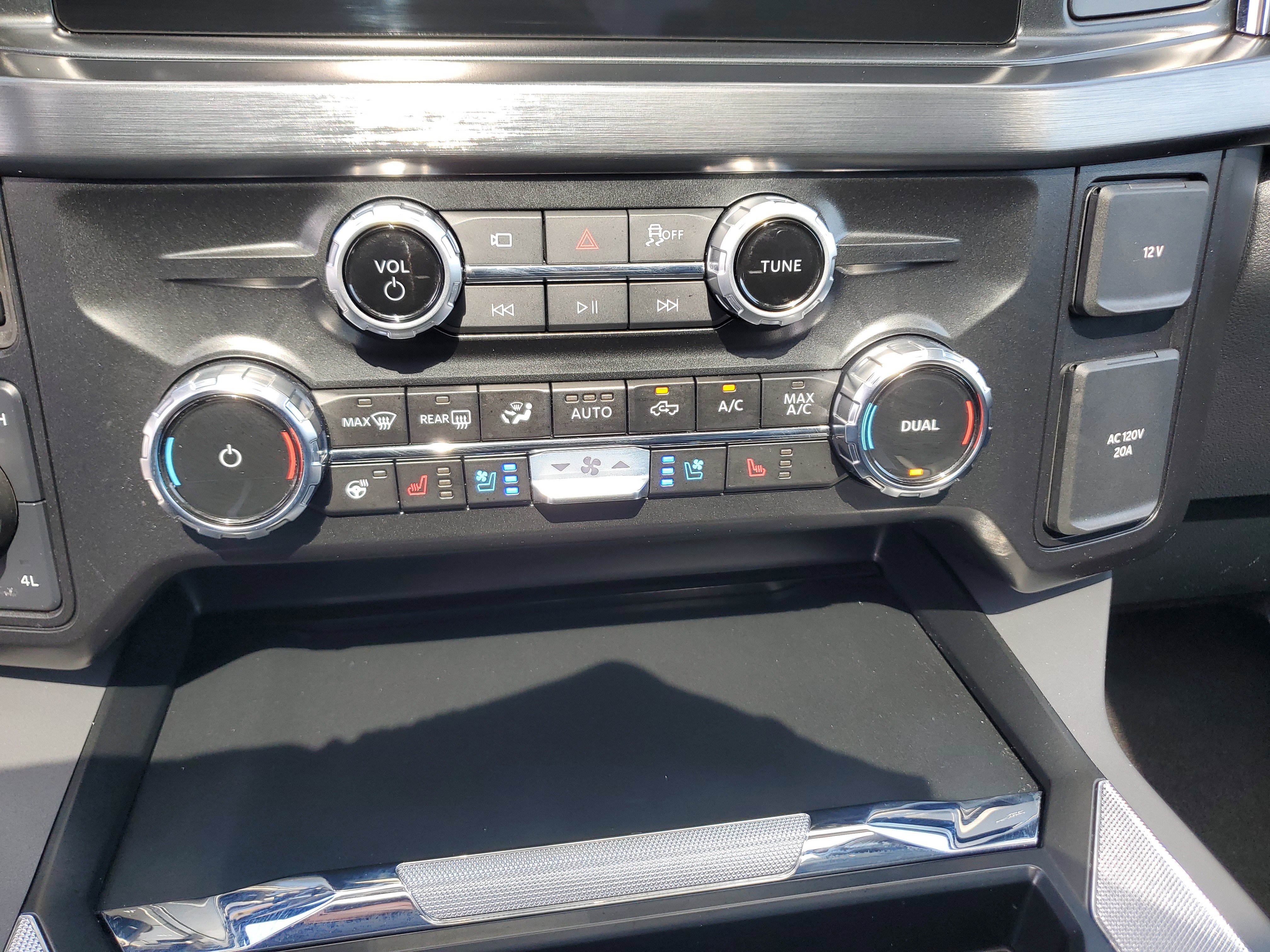 Certified 2025 Ford F250 Lariat w/ Lariat Ultimate Package image 23