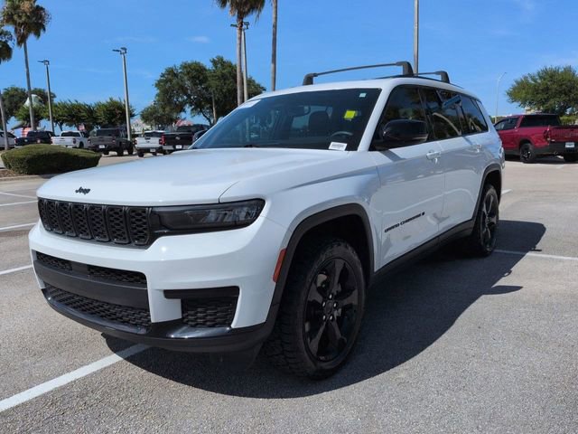 Used 2023 Jeep Grand Cherokee L Laredo AWD/4WD image 8
