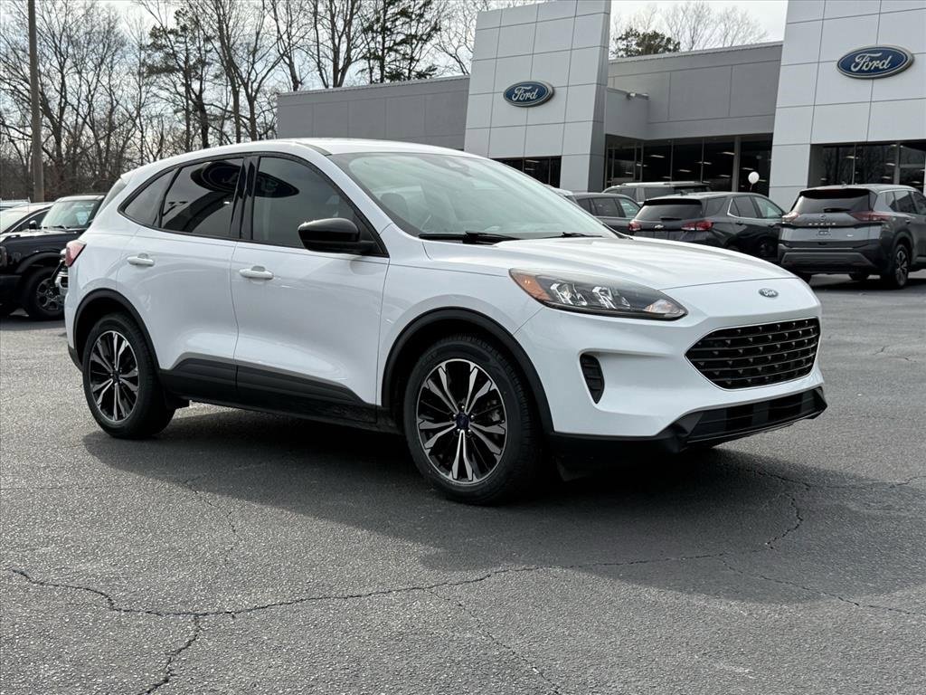 Certified 2022 Ford Escape SE w/ SE Sport Appearance Package image 2