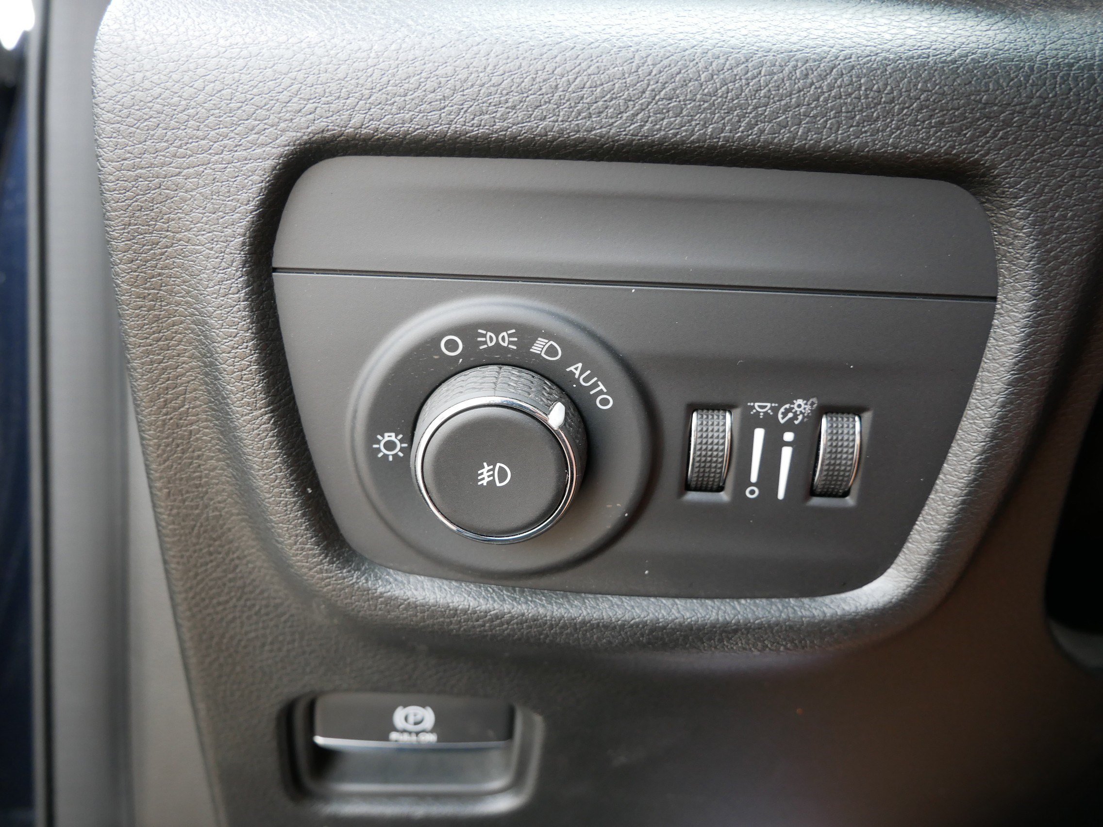 Used 2023 Jeep Grand Cherokee L Limited AWD/4WD image 26
