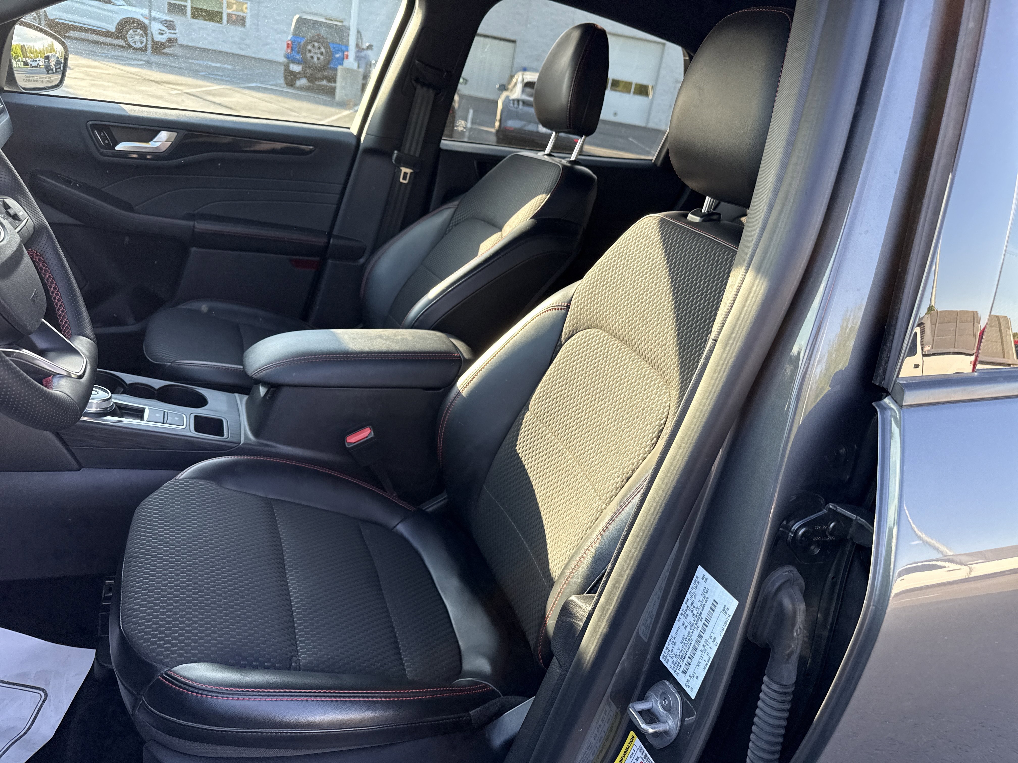 Certified 2023 Ford Escape ST-Line w/ Tech Pack #1 AWD/4WD image 17