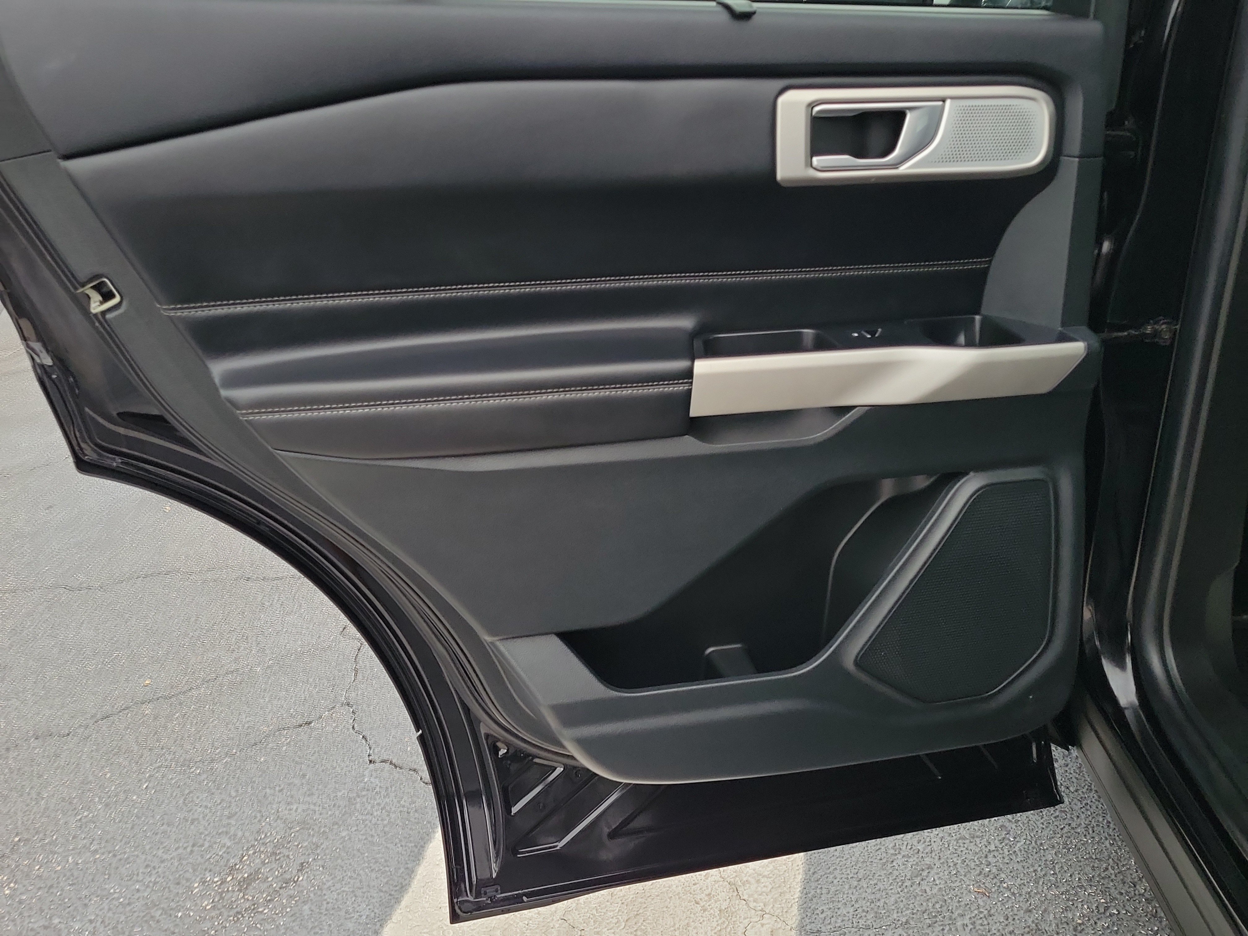 Certified 2023 Ford Explorer Limited w/ Limited Technology Package RWD image 13